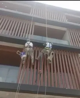 Limpeza de Fachadas Comerciais & Prédios